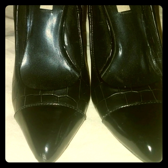 Simply Vera Wang Black Pumps - Picture 4 of 5